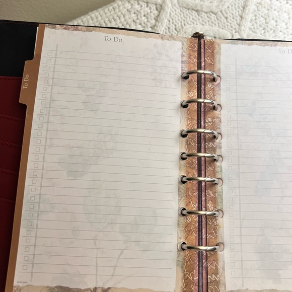 Day Runner Red Planner ❤️ - Picture 9 of 15